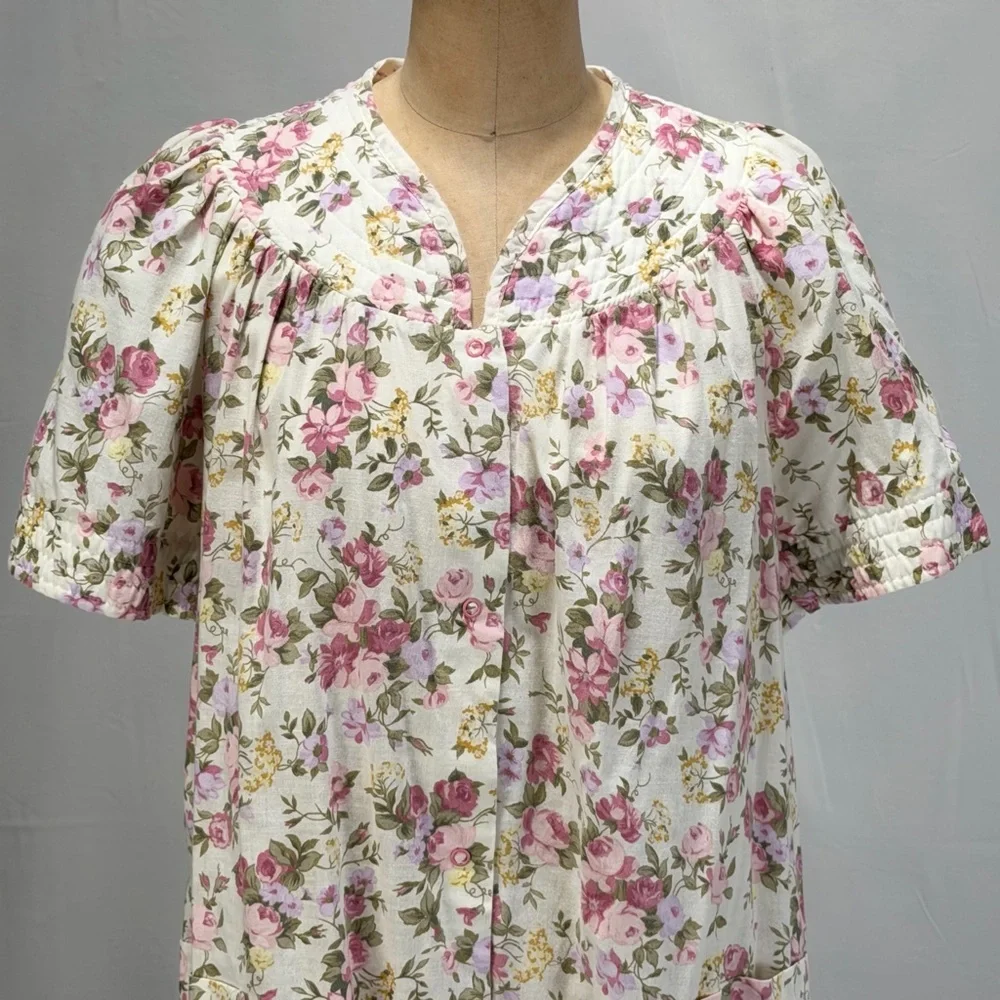 Vintage loungewear house